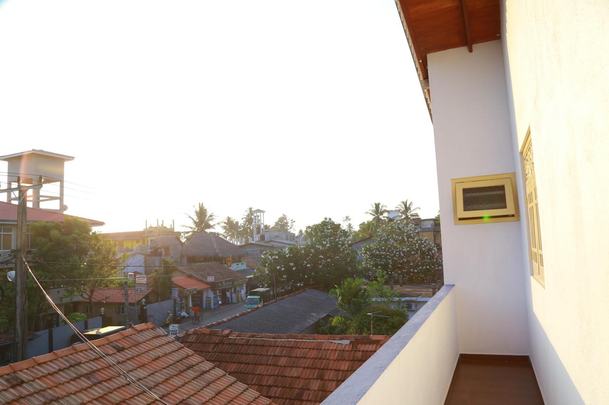 The King Apartment Hikkaduwa Exterior foto